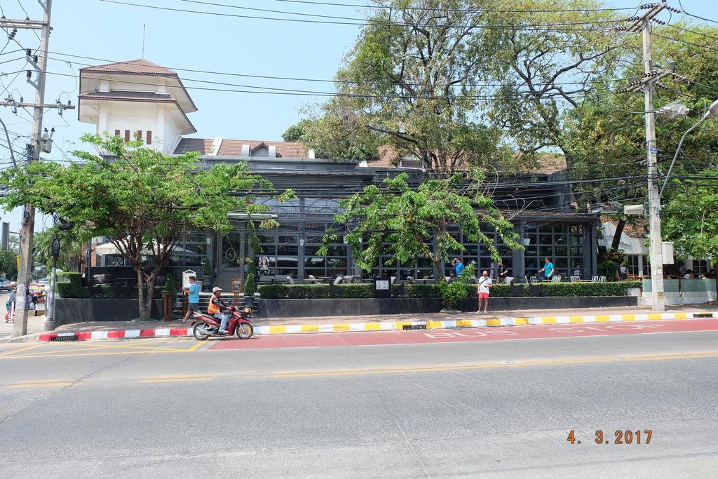Piccolo Restaurant And Guest House Pattaya Ngoại thất bức ảnh